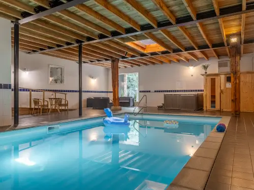 Exclusief vakantiehuis met binnenzwembad, bubbelbad en sauna